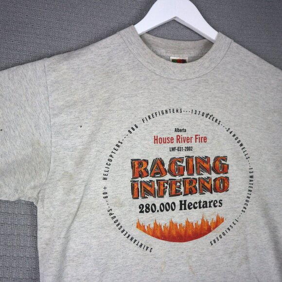 Fruit of the Loom 2000s Raging Inferno Tee Mens Medium Thrashed - Picture 4 of 6